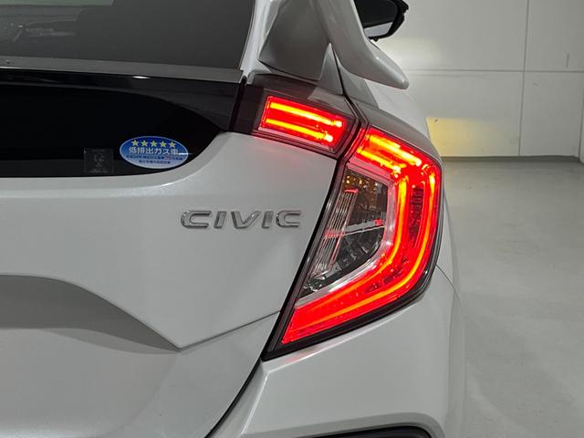 シビック セダン　ホンダセンシング　ＨｏｎｄａＳＥＮＳＩＮＧ　フルエアロ　カーボンボンネット　ＲＥＣＡＲＯシート　ＲＳＥスポーツマフラー　ナビ装着ＰＫＧ　パナソニック１０型ナビＢＤ／ＤＶＤ／ＣＤ　リアウィング　Ｂカメラ　ＥＴＣ２．０（22枚目）