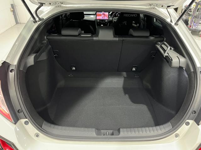 シビック セダン　ホンダセンシング　ＨｏｎｄａＳＥＮＳＩＮＧ　フルエアロ　カーボンボンネット　ＲＥＣＡＲＯシート　ＲＳＥスポーツマフラー　ナビ装着ＰＫＧ　パナソニック１０型ナビＢＤ／ＤＶＤ／ＣＤ　リアウィング　Ｂカメラ　ＥＴＣ２．０（45枚目）