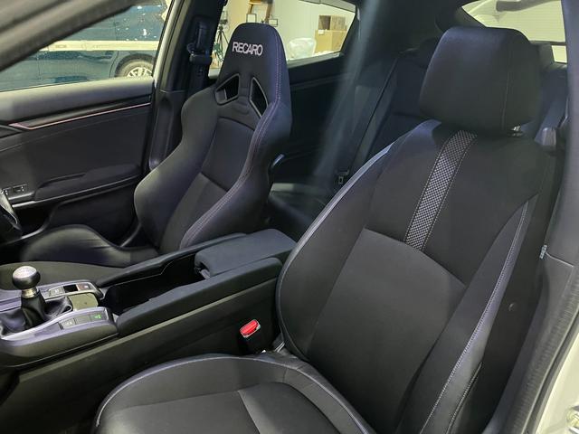 シビック セダン　ホンダセンシング　ＨｏｎｄａＳＥＮＳＩＮＧ　フルエアロ　カーボンボンネット　ＲＥＣＡＲＯシート　ＲＳＥスポーツマフラー　ナビ装着ＰＫＧ　パナソニック１０型ナビＢＤ／ＤＶＤ／ＣＤ　リアウィング　Ｂカメラ　ＥＴＣ２．０（50枚目）