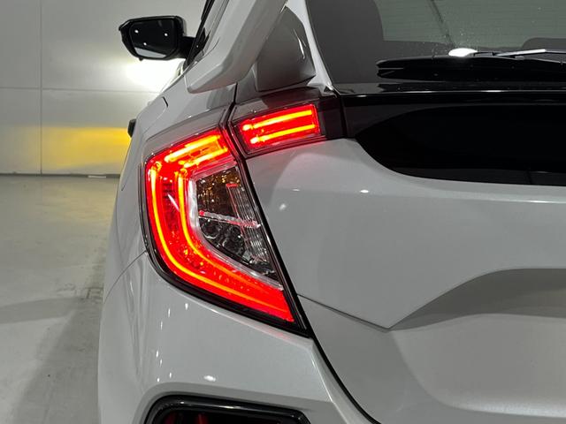 シビック セダン　ホンダセンシング　ＨｏｎｄａＳＥＮＳＩＮＧ　フルエアロ　カーボンボンネット　ＲＥＣＡＲＯシート　ＲＳＥスポーツマフラー　ナビ装着ＰＫＧ　パナソニック１０型ナビＢＤ／ＤＶＤ／ＣＤ　リアウィング　Ｂカメラ　ＥＴＣ２．０（55枚目）