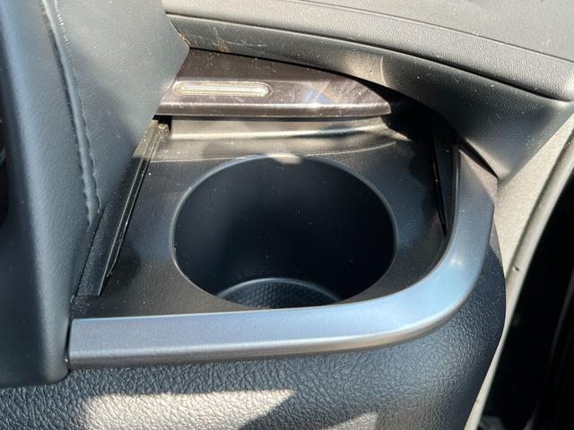 アルファード 2.5S タイプゴールド ブリッツ車高調 ロクサーニ20インチAW ツインムーンルーフ デジタルインナーミラー BSM 後席モニター エントリーナビキット フルセグTV CD/DVDデッキ 3眼LEDヘッドライト(26枚目)