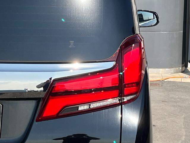 アルファード 2.5S タイプゴールド ブリッツ車高調 ロクサーニ20インチAW ツインムーンルーフ デジタルインナーミラー BSM 後席モニター エントリーナビキット フルセグTV CD/DVDデッキ 3眼LEDヘッドライト(69枚目)