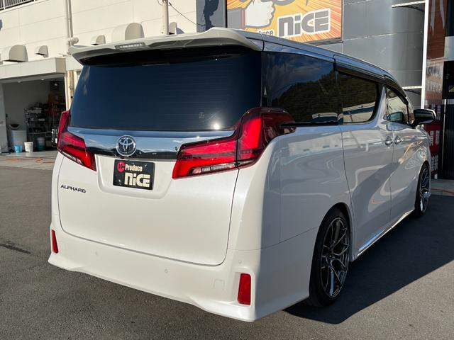 アルファード ２．５Ｓ　タイプゴールド　寒冷地仕様　車高調　ＲＡＹＳ２０インチＡＷ　後席フリップダウンモニター　エントリーナビキット　ＣＤ／ＤＶＤデッキ　フルセグＴＶ　トヨタセーフティセンス　ビルトインＥＴＣ　３眼ＬＥＤヘッドライト（19枚目）