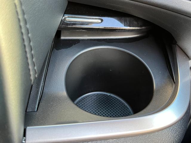 アルファード ２．５Ｓ　タイプゴールド　寒冷地仕様　車高調　ＲＡＹＳ２０インチＡＷ　後席フリップダウンモニター　エントリーナビキット　ＣＤ／ＤＶＤデッキ　フルセグＴＶ　トヨタセーフティセンス　ビルトインＥＴＣ　３眼ＬＥＤヘッドライト（25枚目）