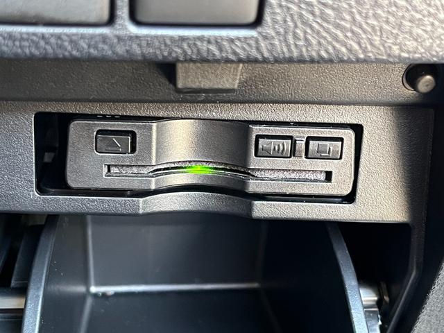 アルファード ２．５Ｓ　タイプゴールド　寒冷地仕様　車高調　ＲＡＹＳ２０インチＡＷ　後席フリップダウンモニター　エントリーナビキット　ＣＤ／ＤＶＤデッキ　フルセグＴＶ　トヨタセーフティセンス　ビルトインＥＴＣ　３眼ＬＥＤヘッドライト（27枚目）
