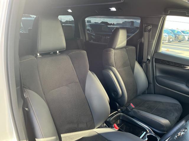 アルファード ２．５Ｓ　タイプゴールド　寒冷地仕様　車高調　ＲＡＹＳ２０インチＡＷ　後席フリップダウンモニター　エントリーナビキット　ＣＤ／ＤＶＤデッキ　フルセグＴＶ　トヨタセーフティセンス　ビルトインＥＴＣ　３眼ＬＥＤヘッドライト（33枚目）