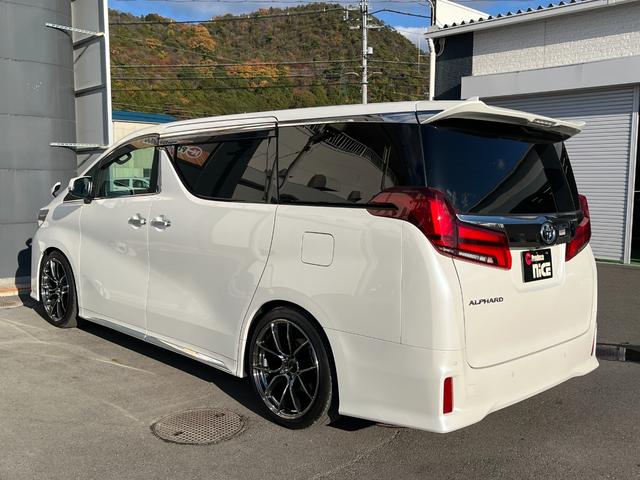 アルファード ２．５Ｓ　タイプゴールド　寒冷地仕様　車高調　ＲＡＹＳ２０インチＡＷ　後席フリップダウンモニター　エントリーナビキット　ＣＤ／ＤＶＤデッキ　フルセグＴＶ　トヨタセーフティセンス　ビルトインＥＴＣ　３眼ＬＥＤヘッドライト（56枚目）