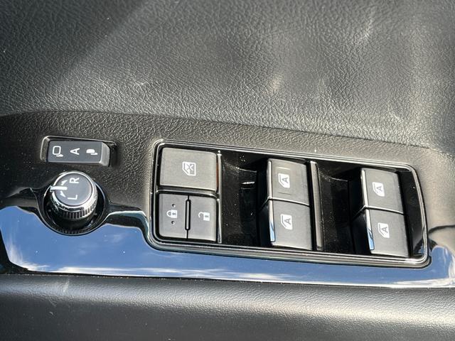 アルファード 2.5S Cパッケージ ALPINE11型ナビ ALPINE後席モニター 3眼LEDヘッドライト トヨタセーフティセンス ヴィエナツウェール20インチAW 両側電動スライドドア PWバックドア 電動オットマン シートヒーター(22枚目)