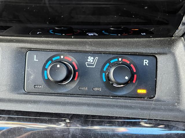 アルファード 2.5S Cパッケージ ALPINE11型ナビ ALPINE後席モニター 3眼LEDヘッドライト トヨタセーフティセンス ヴィエナツウェール20インチAW 両側電動スライドドア PWバックドア 電動オットマン シートヒーター(35枚目)