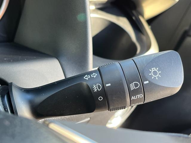 アルファード 2.5S タイプゴールドIII サンルーフ トヨタセーフティセンス シグネチャーイルミブレード モデリスタリアスカート 社外18インチAW 3眼LEDヘッドライト ハーフレザーシート 両側電動スライドドア PWバックドア(33枚目)