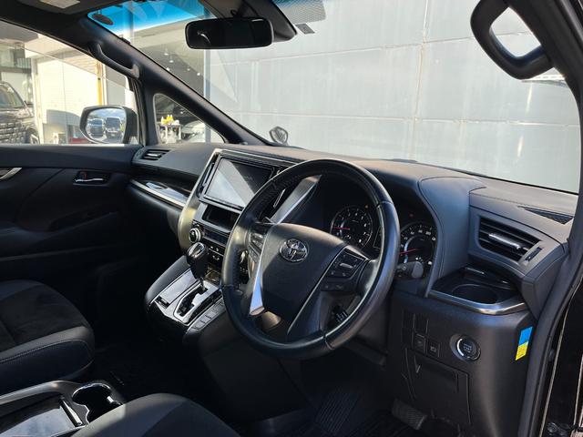 アルファード 2.5S タイプゴールドIII サンルーフ トヨタセーフティセンス シグネチャーイルミブレード モデリスタリアスカート 社外18インチAW 3眼LEDヘッドライト ハーフレザーシート 両側電動スライドドア PWバックドア(38枚目)