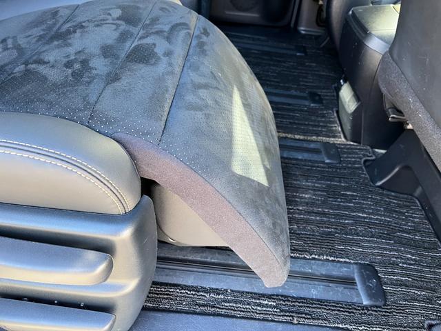 アルファード 2.5S タイプゴールドIII サンルーフ トヨタセーフティセンス シグネチャーイルミブレード モデリスタリアスカート 社外18インチAW 3眼LEDヘッドライト ハーフレザーシート 両側電動スライドドア PWバックドア(43枚目)