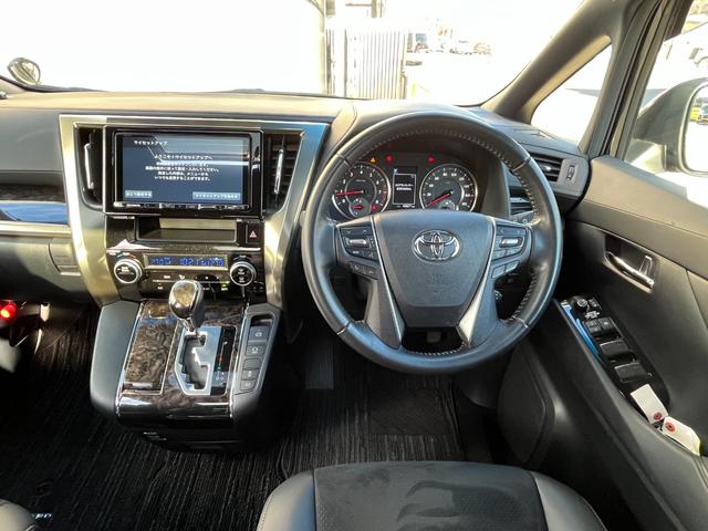 アルファード 2.5S タイプゴールドIII サンルーフ トヨタセーフティセンス シグネチャーイルミブレード モデリスタリアスカート 社外18インチAW 3眼LEDヘッドライト ハーフレザーシート 両側電動スライドドア PWバックドア(52枚目)