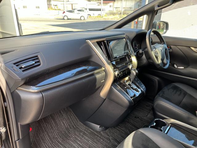 アルファード 2.5S タイプゴールドIII サンルーフ トヨタセーフティセンス シグネチャーイルミブレード モデリスタリアスカート 社外18インチAW 3眼LEDヘッドライト ハーフレザーシート 両側電動スライドドア PWバックドア(55枚目)