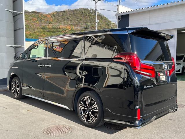 アルファード 2.5S タイプゴールドIII サンルーフ トヨタセーフティセンス シグネチャーイルミブレード モデリスタリアスカート 社外18インチAW 3眼LEDヘッドライト ハーフレザーシート 両側電動スライドドア PWバックドア(63枚目)