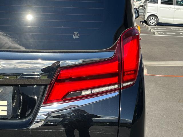 アルファード 2.5S タイプゴールドIII サンルーフ トヨタセーフティセンス シグネチャーイルミブレード モデリスタリアスカート 社外18インチAW 3眼LEDヘッドライト ハーフレザーシート 両側電動スライドドア PWバックドア(67枚目)