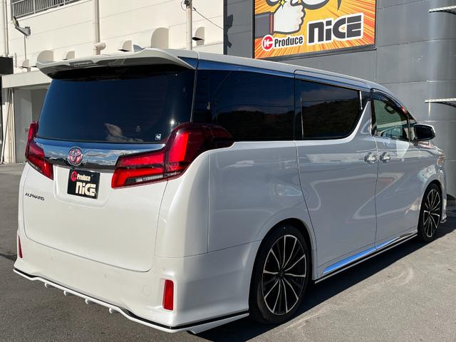 アルファード ２．５Ｓ　タイプゴールド　シルクブレイズエアロＦ／Ｓ／Ｒ　クロノス２０インチアルミホイール　サンルーフ　３眼ＬＥＤヘッドライト　トヨタセーフティセンス　ＰＷバックドア　両側電動スライドドア　ビルトインＥＴＣ　ハーフレザー（22枚目）