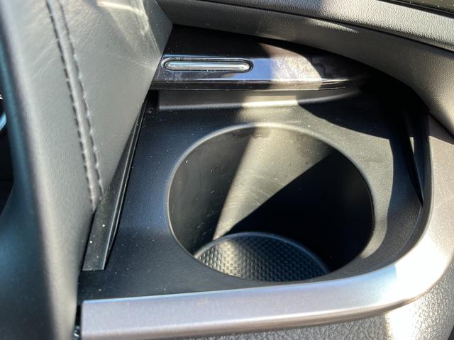 アルファード ２．５Ｓ　タイプゴールド　シルクブレイズエアロＦ／Ｓ／Ｒ　クロノス２０インチアルミホイール　サンルーフ　３眼ＬＥＤヘッドライト　トヨタセーフティセンス　ＰＷバックドア　両側電動スライドドア　ビルトインＥＴＣ　ハーフレザー（27枚目）