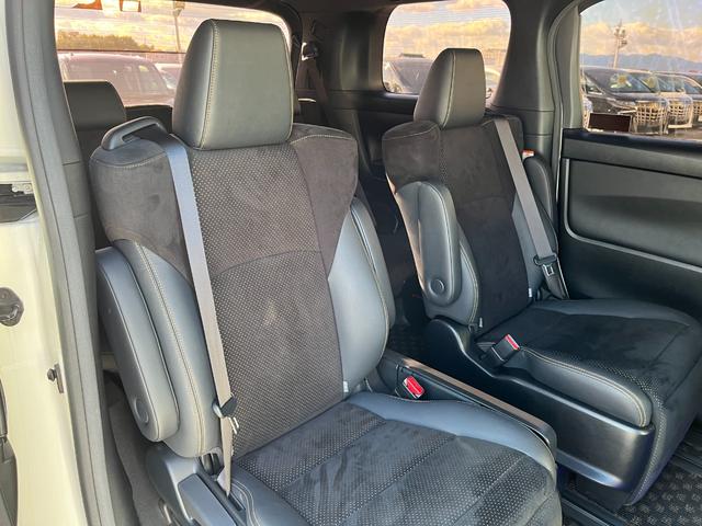 アルファード ２．５Ｓ　タイプゴールド　シルクブレイズエアロＦ／Ｓ／Ｒ　クロノス２０インチアルミホイール　サンルーフ　３眼ＬＥＤヘッドライト　トヨタセーフティセンス　ＰＷバックドア　両側電動スライドドア　ビルトインＥＴＣ　ハーフレザー（40枚目）