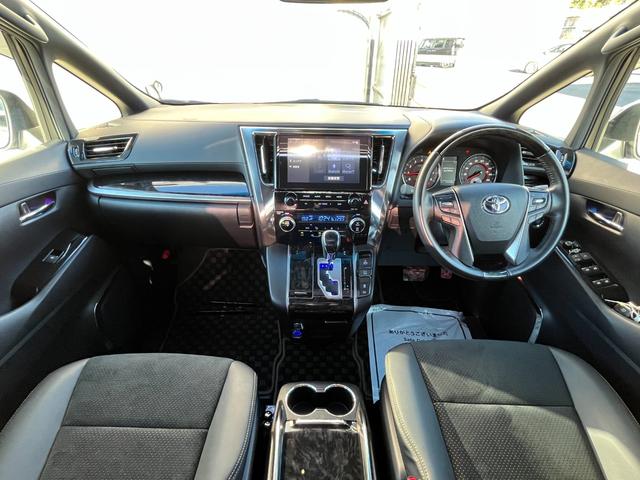 アルファード ２．５Ｓ　タイプゴールド　シルクブレイズエアロＦ／Ｓ／Ｒ　クロノス２０インチアルミホイール　サンルーフ　３眼ＬＥＤヘッドライト　トヨタセーフティセンス　ＰＷバックドア　両側電動スライドドア　ビルトインＥＴＣ　ハーフレザー（50枚目）