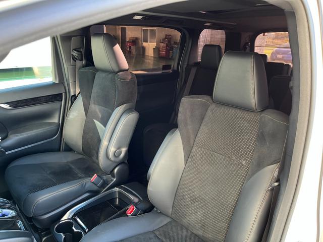 アルファード ２．５Ｓ　タイプゴールド　シルクブレイズエアロＦ／Ｓ／Ｒ　クロノス２０インチアルミホイール　サンルーフ　３眼ＬＥＤヘッドライト　トヨタセーフティセンス　ＰＷバックドア　両側電動スライドドア　ビルトインＥＴＣ　ハーフレザー（53枚目）