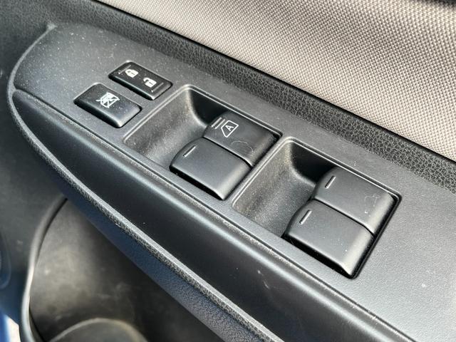 ノート e-パワー X エマージェンシーブレーキ LEDヘッドライト LEDフォグランプ 純正7型ナビ CD/DVD Bluetooth フルセグTV バックモニター 純正14インチAW AUTOライト スマートキー(19枚目)