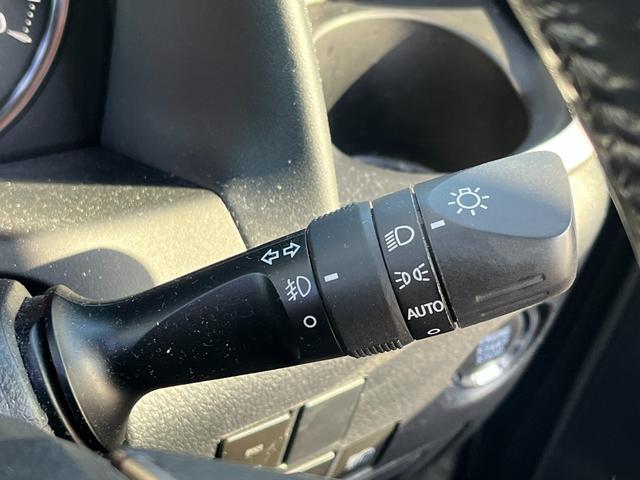 アルファード ２．５Ｓ　タイプゴールド　デジタルインナーミラー　ＢＳＭ　エントリーナビキット　後席モニター　ＣＤ／ＤＶＤデッキ　フルセグＴＶ　３眼ＬＥＤヘッドライト　ＰＷバックドア　両側電動スライドドア　トヨタセーフティセンス　ハーフレザー（32枚目）