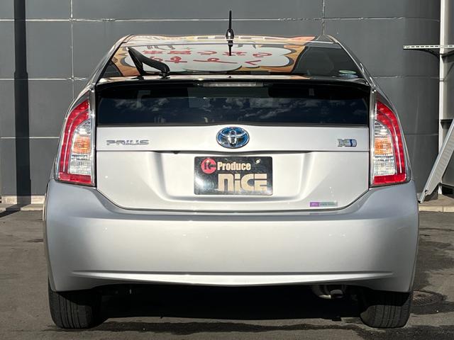 プリウス Ｓ　パナソニック７型ナビ　Ｂｌｕｅｔｏｏｔｈ　バックモニター　ビルトインＥＴＣ　ＨＩＤヘッドライト　フォグランプ　ＣＤ　ＴＶ　ステアリングスイッチ　ＰＵＳＨスタート　純正アルミホイール　ＡＵＴＯライト（13枚目）