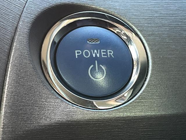 プリウス Ｓ　パナソニック７型ナビ　Ｂｌｕｅｔｏｏｔｈ　バックモニター　ビルトインＥＴＣ　ＨＩＤヘッドライト　フォグランプ　ＣＤ　ＴＶ　ステアリングスイッチ　ＰＵＳＨスタート　純正アルミホイール　ＡＵＴＯライト（30枚目）