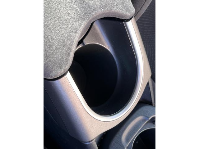 プリウス Ｓ　パナソニック７型ナビ　Ｂｌｕｅｔｏｏｔｈ　バックモニター　ビルトインＥＴＣ　ＨＩＤヘッドライト　フォグランプ　ＣＤ　ＴＶ　ステアリングスイッチ　ＰＵＳＨスタート　純正アルミホイール　ＡＵＴＯライト（33枚目）