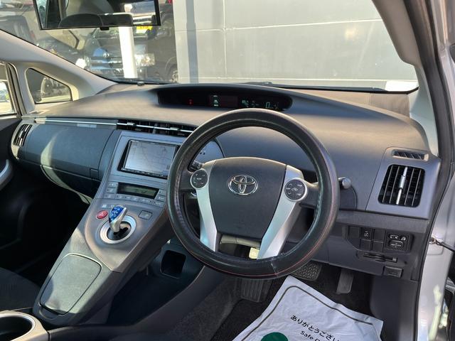 プリウス Ｓ　パナソニック７型ナビ　Ｂｌｕｅｔｏｏｔｈ　バックモニター　ビルトインＥＴＣ　ＨＩＤヘッドライト　フォグランプ　ＣＤ　ＴＶ　ステアリングスイッチ　ＰＵＳＨスタート　純正アルミホイール　ＡＵＴＯライト（37枚目）