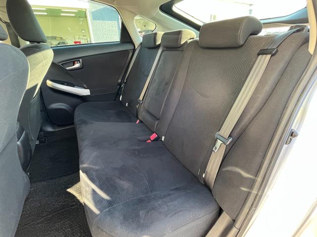 プリウス Ｓ　パナソニック７型ナビ　Ｂｌｕｅｔｏｏｔｈ　バックモニター　ビルトインＥＴＣ　ＨＩＤヘッドライト　フォグランプ　ＣＤ　ＴＶ　ステアリングスイッチ　ＰＵＳＨスタート　純正アルミホイール　ＡＵＴＯライト（44枚目）