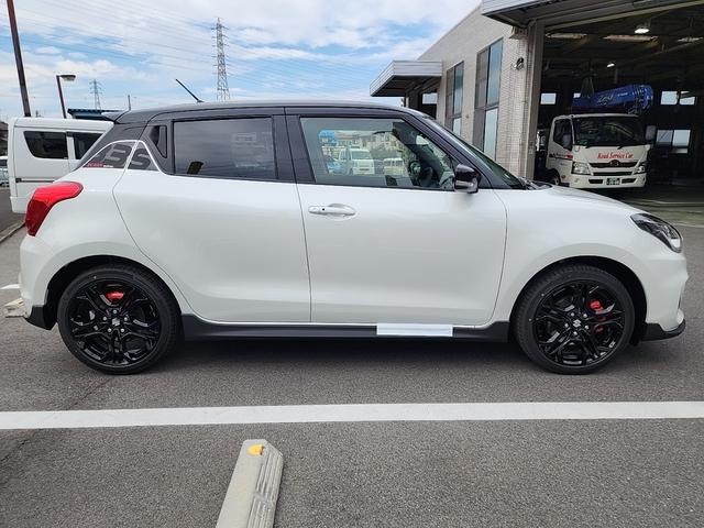 スイフトスポーツ ZC33S ファイナルエディション 6MT 登録済未使用車 8500台限定生産車 オーディオレス アダプティブクルーズコントロール デュアルセンサーブレーキサポート LEDヘッドランプ シートヒーター 専用エクステリア&インテリア(4枚目)