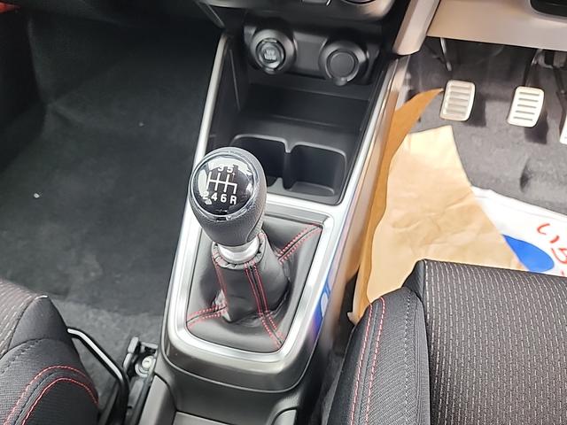 スイフトスポーツ ZC33S ファイナルエディション 6MT 登録済未使用車 8500台限定生産車 オーディオレス アダプティブクルーズコントロール デュアルセンサーブレーキサポート LEDヘッドランプ シートヒーター 専用エクステリア&インテリア(11枚目)