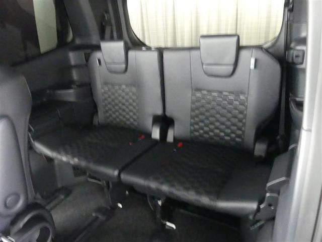 ヴォクシー Ｓ－Ｚ　フルセグ　メモリーナビ　ＤＶＤ再生　バックカメラ　衝突被害軽減システム　ＥＴＣ　両側電動スライド　ＬＥＤヘッドランプ　乗車定員７人　３列シート　ワンオーナー（15枚目）