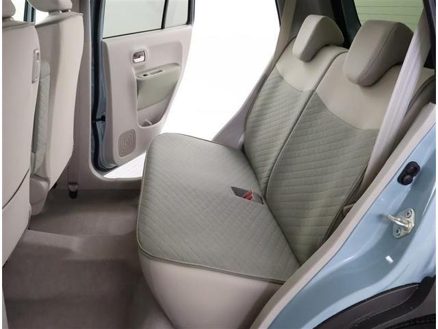 後席は、膝元に十分なスペースを確保！室内も専門のスタッフによる清掃済みでキレイです♪是非一度ご覧ください！