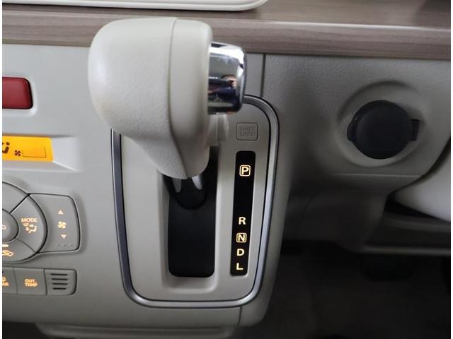 親しみやすいシフトです。　坂道や信号の多い日本では操作が簡単でいいです。　シフトチェンジしやすい所に配置されているので操作し易いですよ。