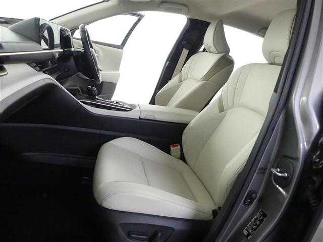 クラウンクロスオーバー Ｇアドバンスド　革シート　４ＷＤ　フルセグ　バックカメラ　衝突被害軽減システム　ＥＴＣ　ドラレコ　ＬＥＤヘッドランプ　ワンオーナー（11枚目）