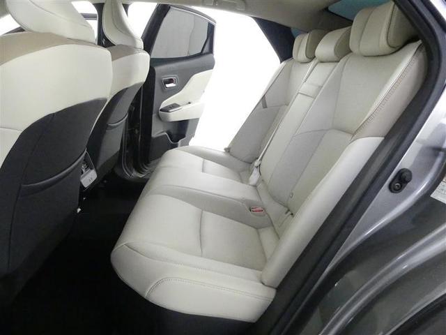 クラウンクロスオーバー Ｇアドバンスド　革シート　４ＷＤ　フルセグ　バックカメラ　衝突被害軽減システム　ＥＴＣ　ドラレコ　ＬＥＤヘッドランプ　ワンオーナー（12枚目）