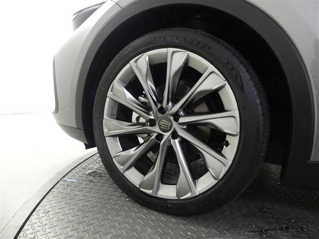 クラウンクロスオーバー Ｇアドバンスド　革シート　４ＷＤ　フルセグ　バックカメラ　衝突被害軽減システム　ＥＴＣ　ドラレコ　ＬＥＤヘッドランプ　ワンオーナー（17枚目）