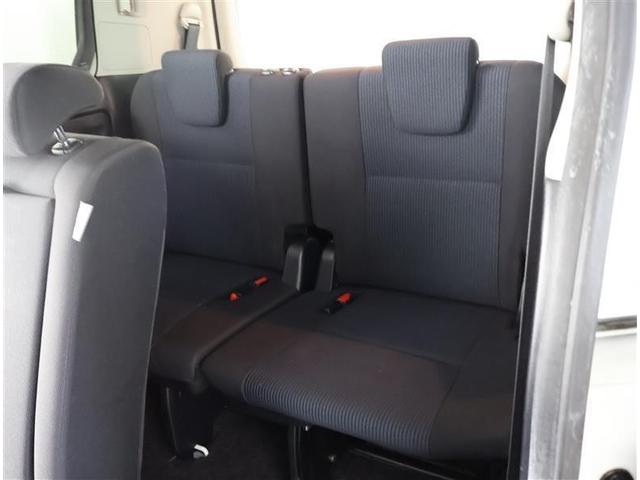 ヴォクシー Ｘ　フルセグ　メモリーナビ　ＤＶＤ再生　バックカメラ　ＥＴＣ　ドラレコ　電動スライドドア　ＬＥＤヘッドランプ　ウオークスルー　乗車定員８人　３列シート　ワンオーナー　アイドリングストップ（11枚目）