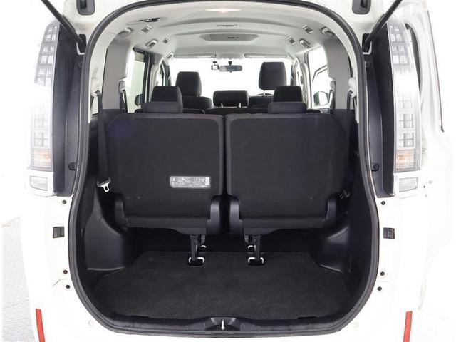 ヴォクシー Ｘ　フルセグ　メモリーナビ　ＤＶＤ再生　バックカメラ　ＥＴＣ　ドラレコ　電動スライドドア　ＬＥＤヘッドランプ　ウオークスルー　乗車定員８人　３列シート　ワンオーナー　アイドリングストップ（12枚目）