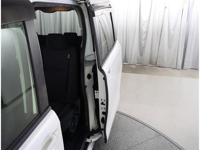 ヴォクシー Ｘ　フルセグ　メモリーナビ　ＤＶＤ再生　バックカメラ　ＥＴＣ　ドラレコ　電動スライドドア　ＬＥＤヘッドランプ　ウオークスルー　乗車定員８人　３列シート　ワンオーナー　アイドリングストップ（22枚目）