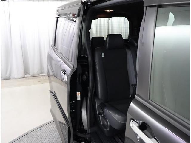 ノア Ｓｉ　ダブルバイビーＩＩ　フルセグ　メモリーナビ　ＤＶＤ再生　後席モニター　バックカメラ　衝突被害軽減システム　ＥＴＣ　ドラレコ　両側電動スライド　ＬＥＤヘッドランプ　ウオークスルー　乗車定員８人　３列シート　ワンオーナー（12枚目）