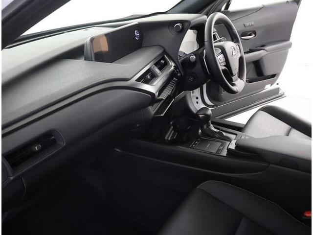 ＵＸ ＵＸ２５０ｈ　バージョンＣ　サンルーフ　フルセグ　メモリーナビ　ＤＶＤ再生　バックカメラ　衝突被害軽減システム　ＥＴＣ　ＬＥＤヘッドランプ　ワンオーナー（16枚目）