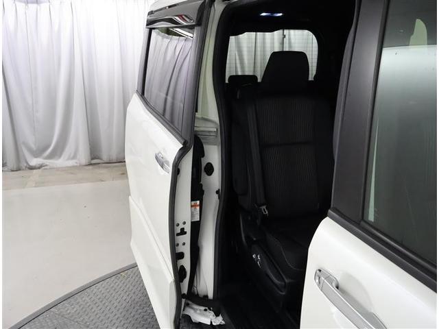 ヴォクシー ＺＳ　煌ＩＩ　フルセグ　メモリーナビ　ＤＶＤ再生　後席モニター　バックカメラ　衝突被害軽減システム　ＥＴＣ　ドラレコ　両側電動スライド　ＬＥＤヘッドランプ　乗車定員７人　３列シート　ワンオーナー　フルエアロ（12枚目）