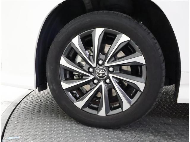 ヴォクシー ハイブリッドＳ－Ｚ　フルセグ　メモリーナビ　ＤＶＤ再生　バックカメラ　衝突被害軽減システム　ＥＴＣ　両側電動スライド　ＬＥＤヘッドランプ　乗車定員７人　３列シート　ワンオーナー（17枚目）