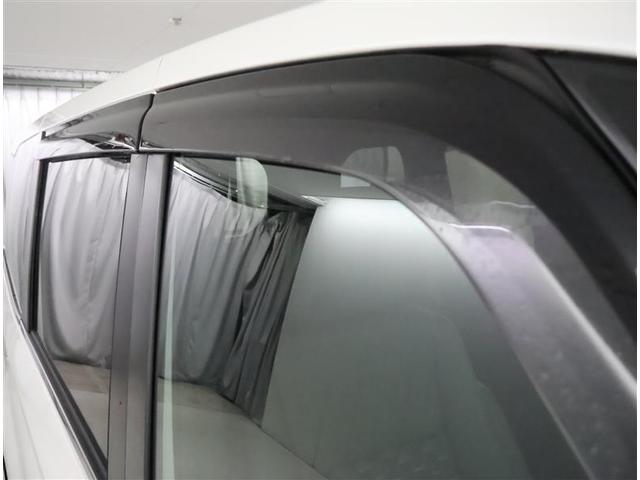 ヴォクシー ハイブリッドＳ－Ｚ　フルセグ　メモリーナビ　ＤＶＤ再生　後席モニター　バックカメラ　衝突被害軽減システム　ＥＴＣ　両側電動スライド　ＬＥＤヘッドランプ　乗車定員７人　３列シート（30枚目）