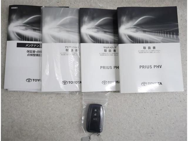 プリウスＰＨＶ Ｓ　ＧＲスポーツ　フルセグ　メモリーナビ　バックカメラ　衝突被害軽減システム　ＥＴＣ　ＬＥＤヘッドランプ　フルエアロ（19枚目）