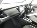 高いホールド性で運転姿勢が安定します。長距離ドライブでも疲れにくいのが魅力です。快適なドライビングライフをお送りください♪